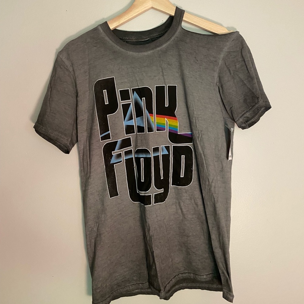 Grey Pink Floyd shirt